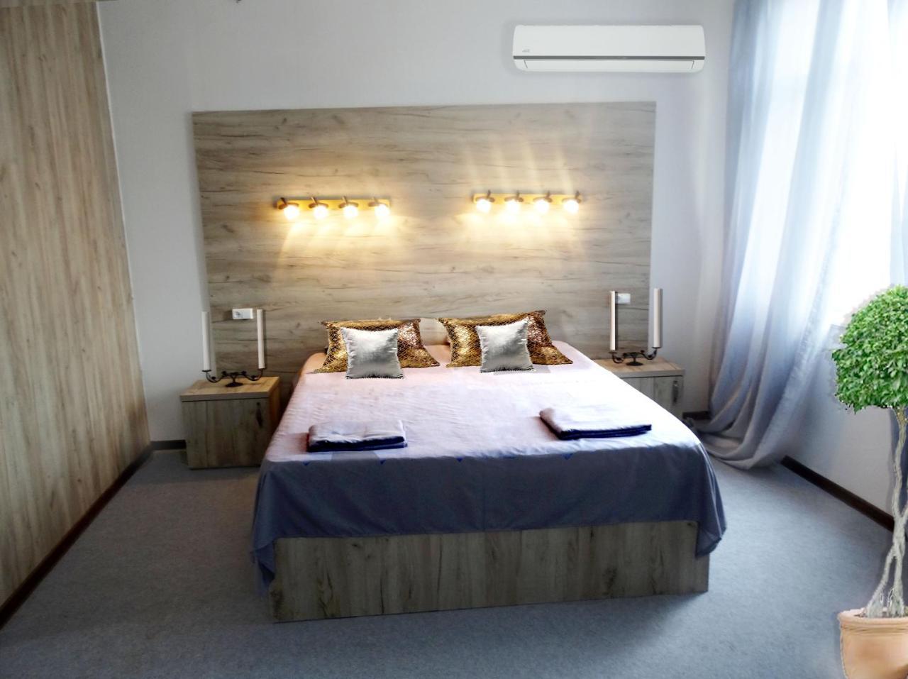 Hotel David Samtredia Esterno foto