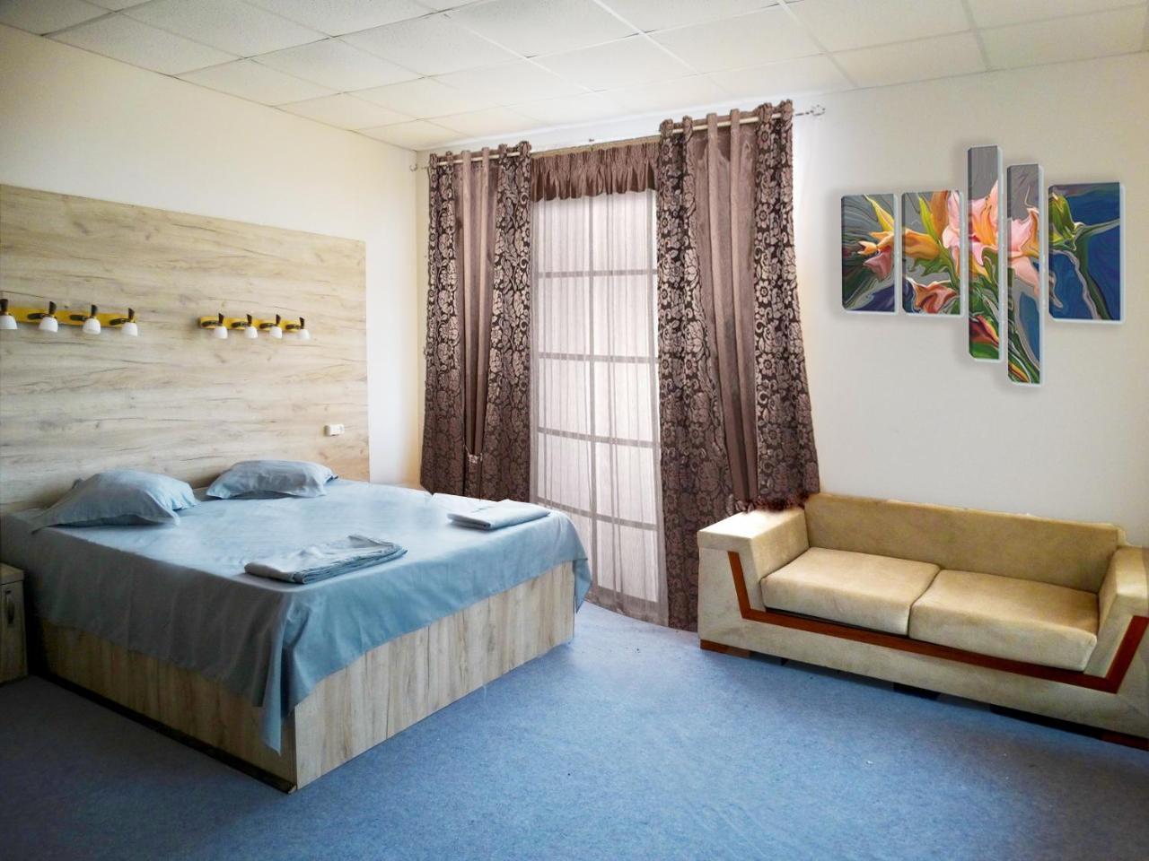 Hotel David Samtredia Esterno foto